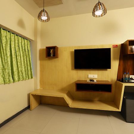 Hotel Elite Continental- Near Mumbai International Airport Andheri East Buitenkant foto