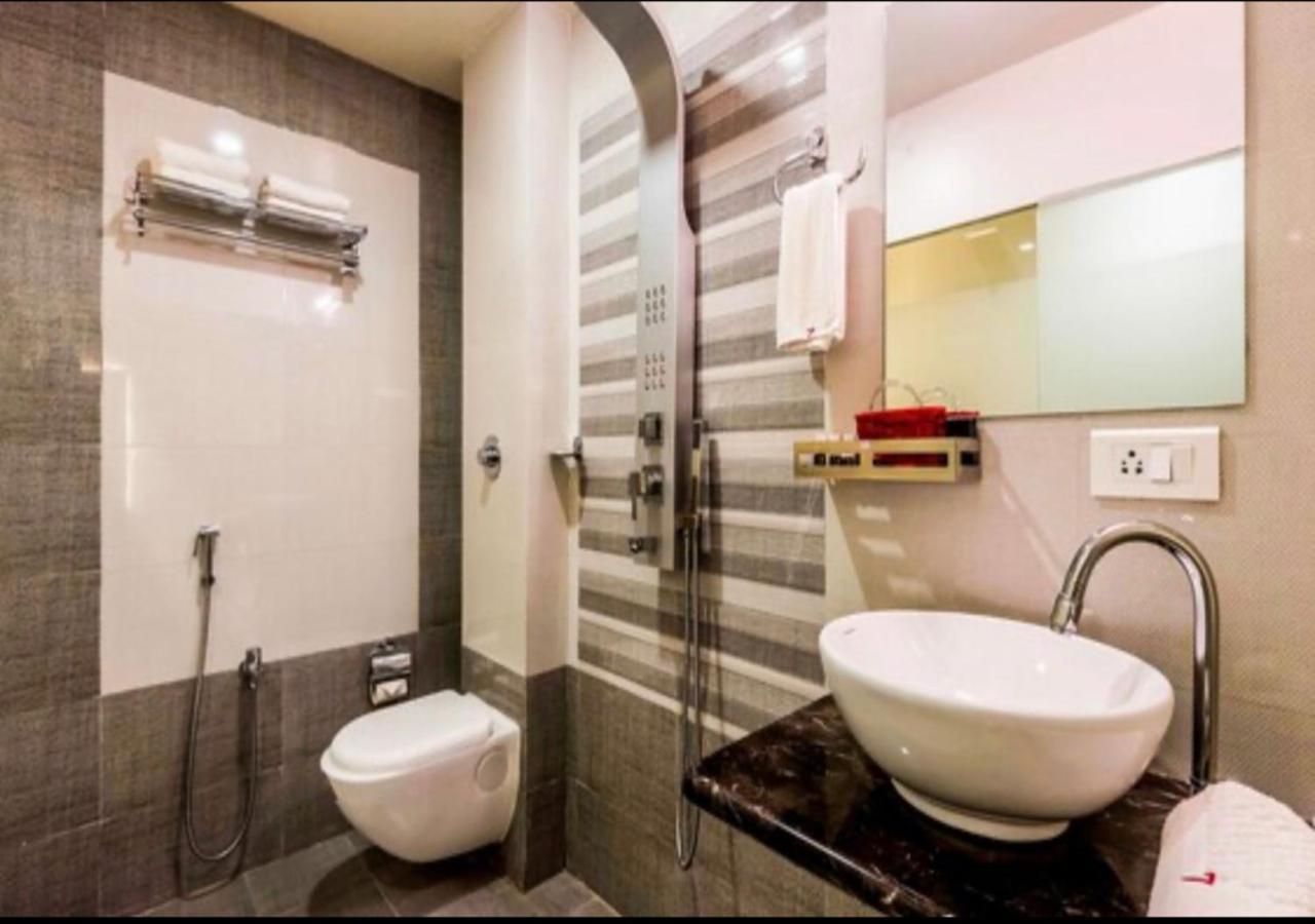 Hotel Elite Continental- Near Mumbai International Airport Andheri East Buitenkant foto