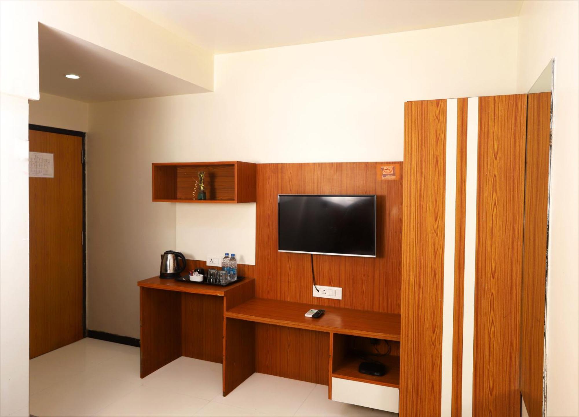 Hotel Elite Continental- Near Mumbai International Airport Andheri East Buitenkant foto