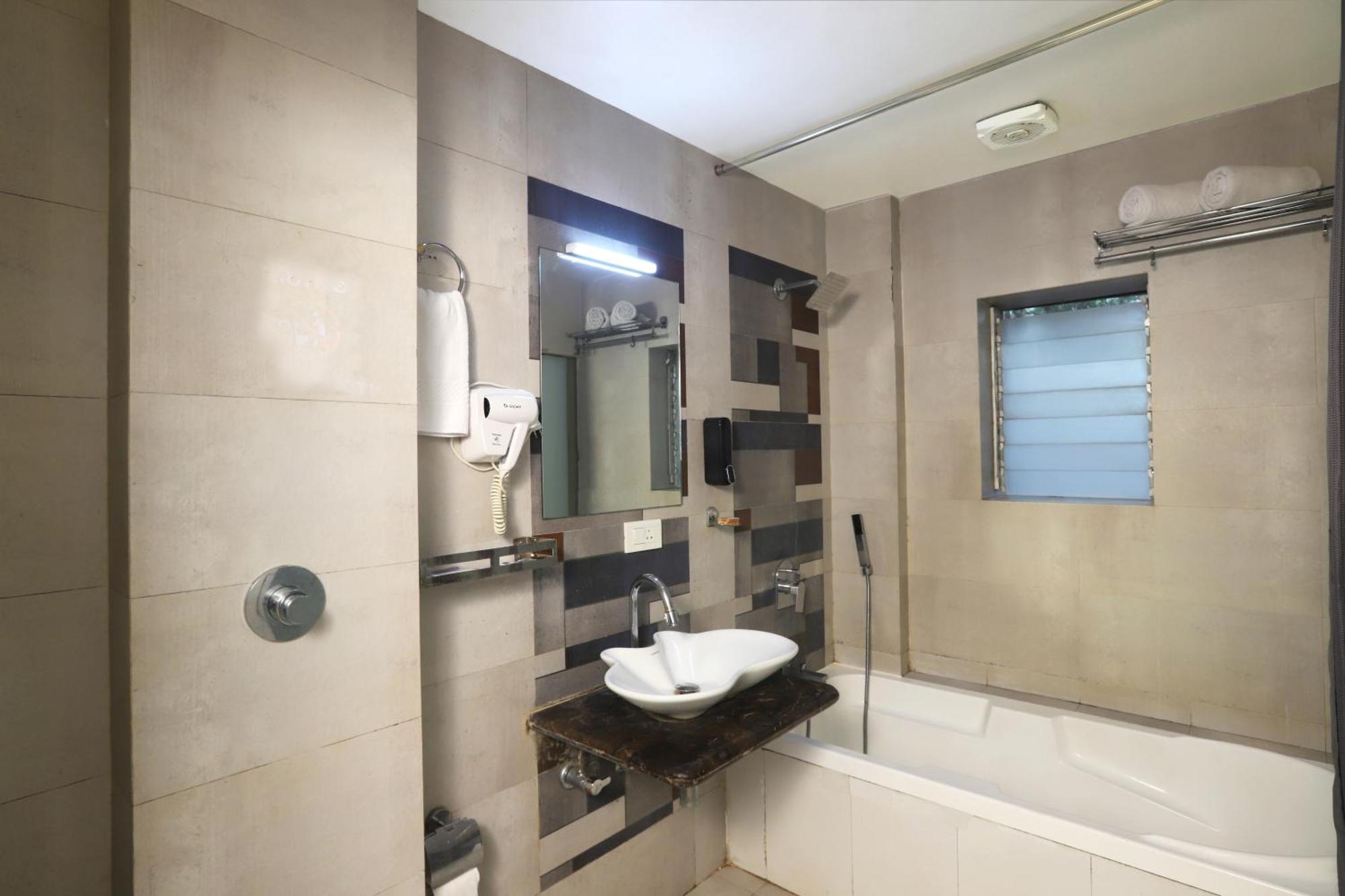 Hotel Elite Continental- Near Mumbai International Airport Andheri East Buitenkant foto